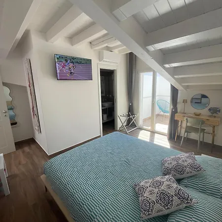 Pensión Cortile San Luigi Capo dʼOrlando